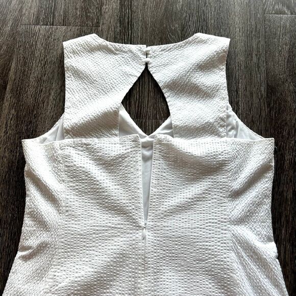 EUC Southern Tide Baxlee Seersucker Shift Dress White Size 2 Sleeveless Summer - Picture 4 of 16